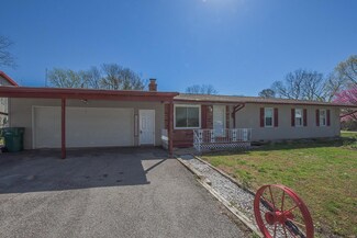 2106 N 4th St, Mascoutah, IL 62258