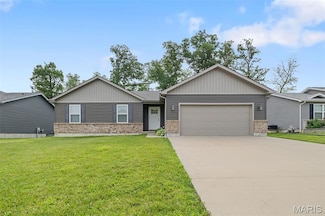 102 Heritage Landing Dr, Truesdale, MO 63380