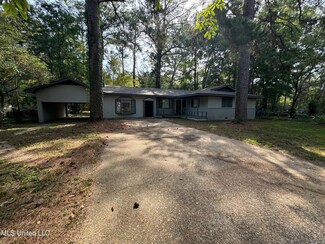 3128 Revere St, Jackson, MS 39212