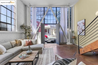 1018 4th Ave Unit 102, Oakland, CA 94606
