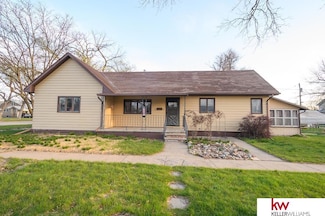 104 E 7th St, Superior, NE 68978