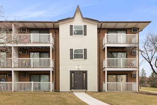 133 Gregory St Unit 6, Aurora, IL 60504