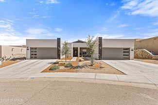 735 Hellenic Dr, Las Cruces, NM 88011