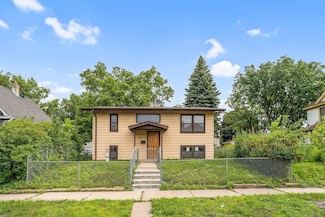 905 Fuller Ave, Saint Paul, MN 55104