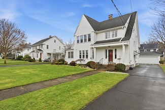 1975 Chapel St, New Haven, CT 06515