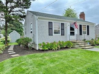 16 Lorree Ln, Dennis Port, MA 02639
