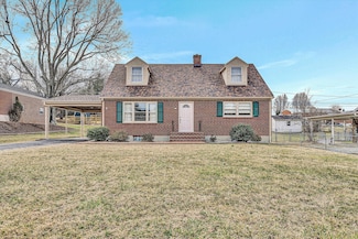 2647 Lindenwood Dr, Vinton, VA 24179