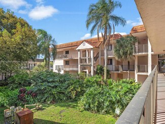 4705 SW 62nd Ave Unit 203, Davie, FL 33314