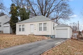 7719 Horatio Dr, Saint Louis, MO 63121