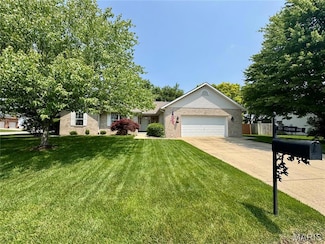 829 Clemson Ave, Fairview Heights, IL 62208