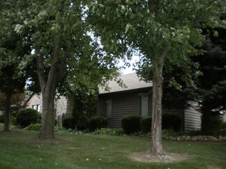 1307 Pickwick Ct, Nappanee, IN 46550