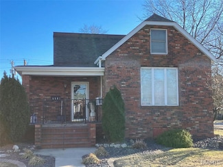 550 N 4th St, Breese, IL 62230