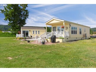 252 W Sunny Sands Rd, Cathlamet, WA 98612