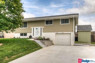 5829 N 93rd St, Omaha, NE 68134