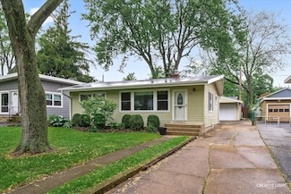 521 Division St, Saint Charles, IL 60174