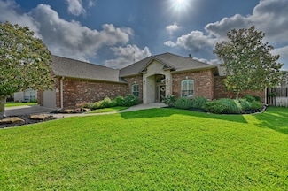 304 Whispering Oak Cir, Brenham, TX 77833