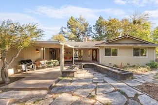20320 Hollands Ln, Willits, CA 95490