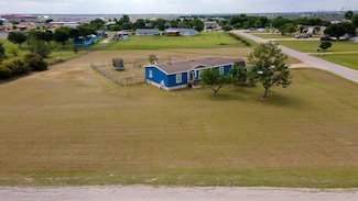 302 Thomas Park Dr, Hutto, TX 78634