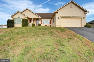 2944 Constellation Dr, Chambersburg, PA 17202