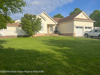 27 Pacific Ave, Bayville, NJ 08721