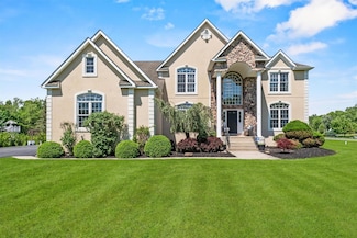 3 Kings Dr, Middletown, NY 10941