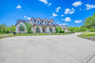 271 Rollin N Ranch Rd, Blanco, TX 78606