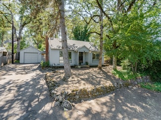 1416 Laurel St, Lake Oswego, OR 97034