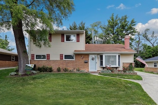 106 Blackhawk Dr, Park Forest, IL 60466