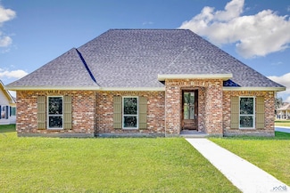 298 Grand Lakes Dr, Thibodaux, LA 70301