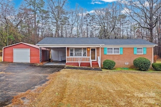 546 Foster Heights Dr, Lancaster, SC 29720