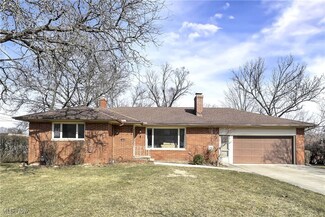 2396 Hillcrest Ln, Cleveland, OH 44134