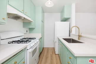 114 S Gramercy Place Unit 108, Los Angeles, CA 90004