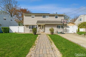835 Jennetty Ct, Perth Amboy, NJ 08861