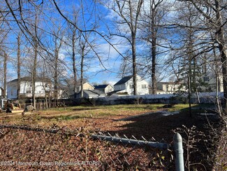 212 Twilight Ave, Keansburg, NJ 07734