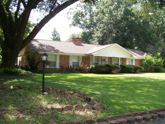 213 Crescent Dr, Longview, TX 75602