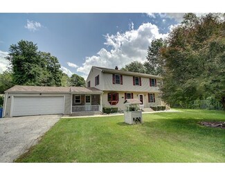 15 Country Hill Rd, Cumberland, RI 02864