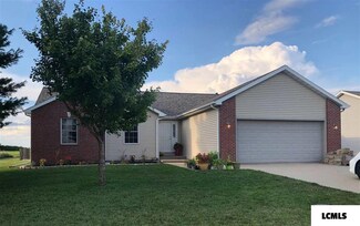414 Blue Stem Dr, Elkhart, IL 62634