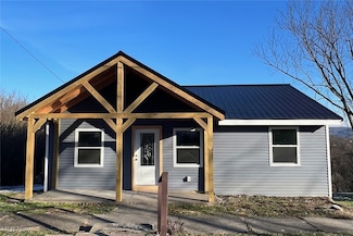 1234 Sunnyside St, East Liverpool, OH 43920