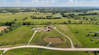 1579 E 496th Rd, Bolivar, MO 65613