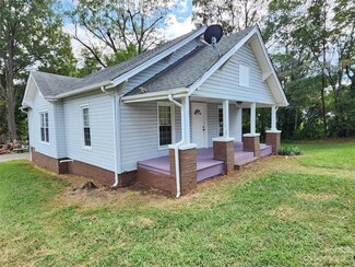 325 E 20th St, Newton, NC 28658