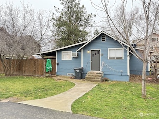 7 SE Birch Ave, College Place, WA 99324