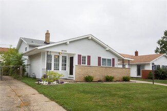19326 Apelt Dr, Cleveland, OH 44135