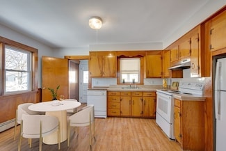 27 Mount Vernon St Unit 1, Reading, MA 01867