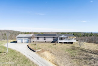 102 Flat Rock Rd, Deer Lodge, TN 37726