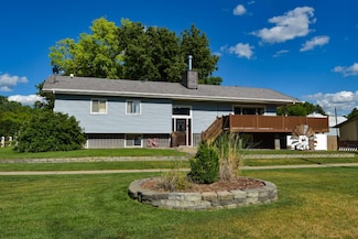 1011 Pacific St, Cambridge, NE 69022