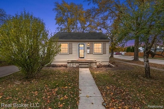 3855 Ziegler St, Dearborn, MI 48124