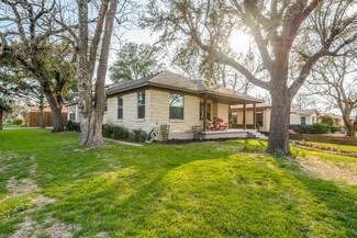1902 Newport Ave, Dallas, TX 75224