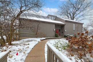 563 Woodview Rd Unit A, Lake Barrington, IL 60010
