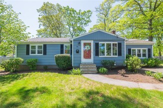 36 Hilton Rd, Warwick, RI 02889