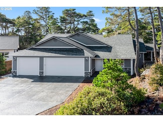 25 Yearling Ct, Florence, OR 97439